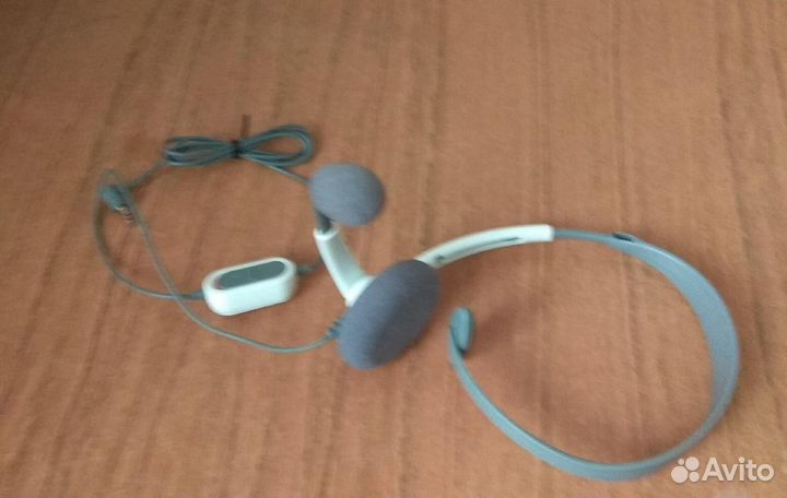 Переговорочное устройство с наушником