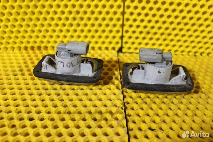 Повторитель поворотника в крыло Nissan X-Trail T30