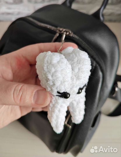 Брелок для ключей, подарок врачу стоматологу зуб