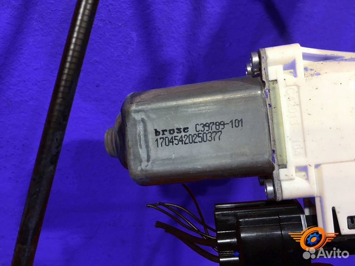 Стеклоподъемник передний правый Land Rover