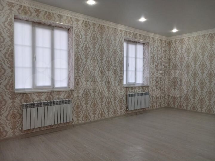 Дом 190 м² на участке 6 сот.