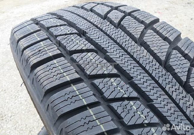 Triangle TR777 215/65 R16 101H