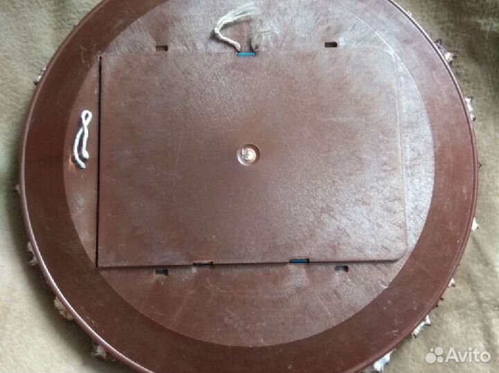 Тарелка декоративная из ракушек