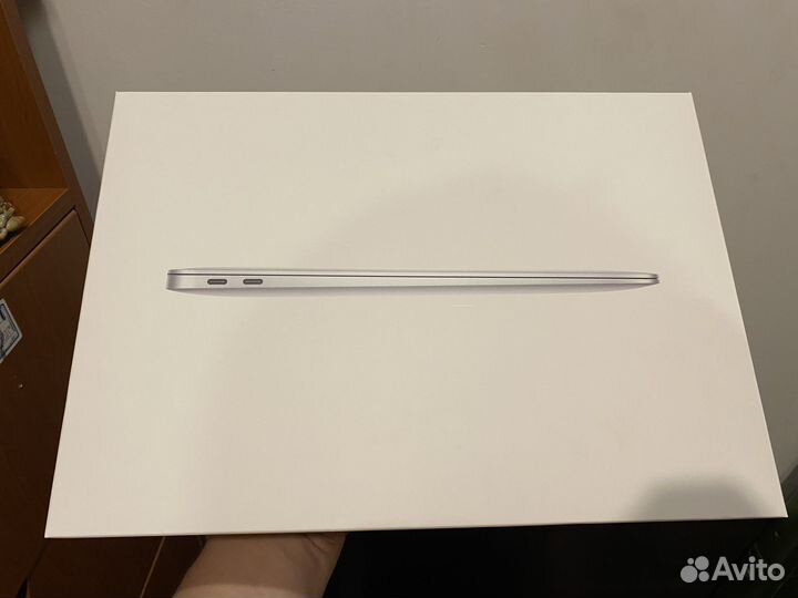 Macbook air m1 / 8 / 256 / silver