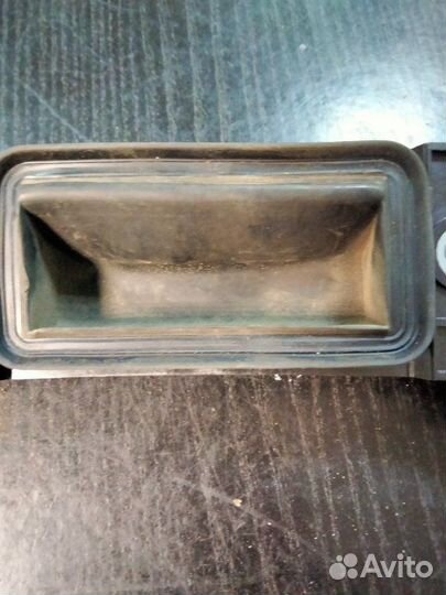 Кнопка открывания багажника Volkswagen Golf 5 Plus