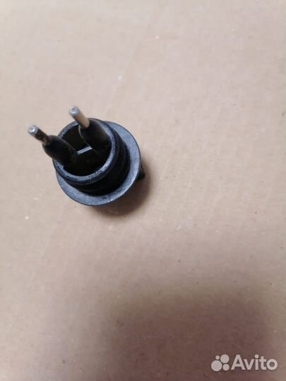 Датчик уровня омывающей жидкости Volkswagen passat