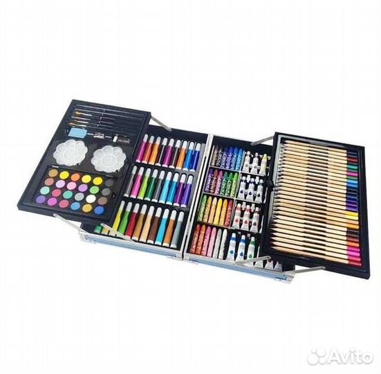 Набор для рисования в кейсе с рисунком, 145 предме