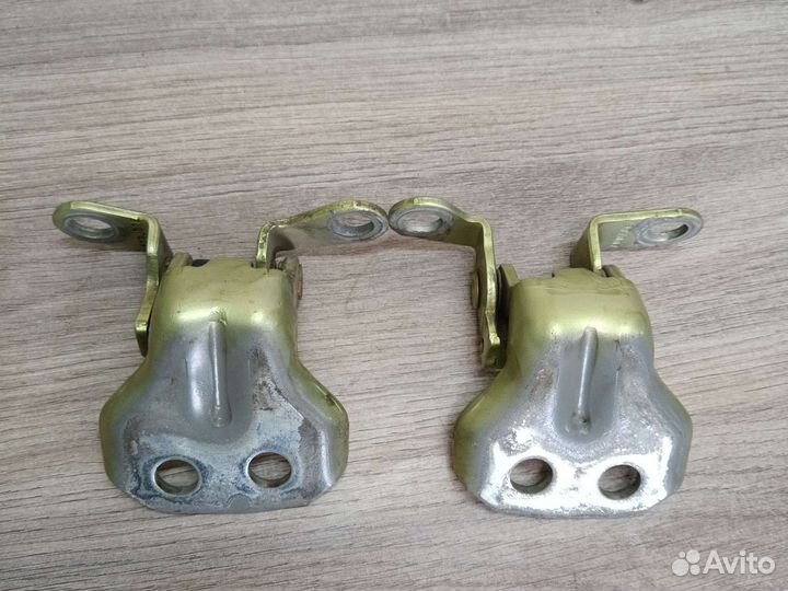 Петля двери задний правой ford fusion fiesta mk5