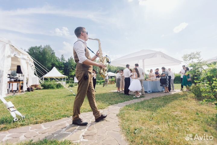 Саксофонист