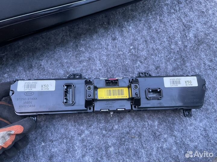 Панель блок кимата Kia Quoris 3.8