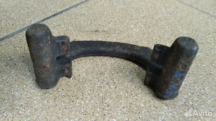 Скоба суппорта тормозного Volvo S40 I Перед Зад