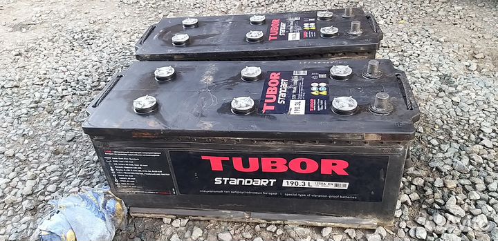 Продам 2 аккумулятора