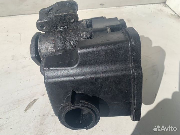 Насос гидроусилителя руля Mercedes Sprinter W906