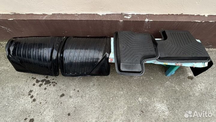 Автомобильные коврики резиновые