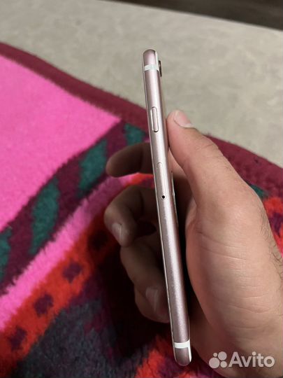 Телефон iPhone 6s