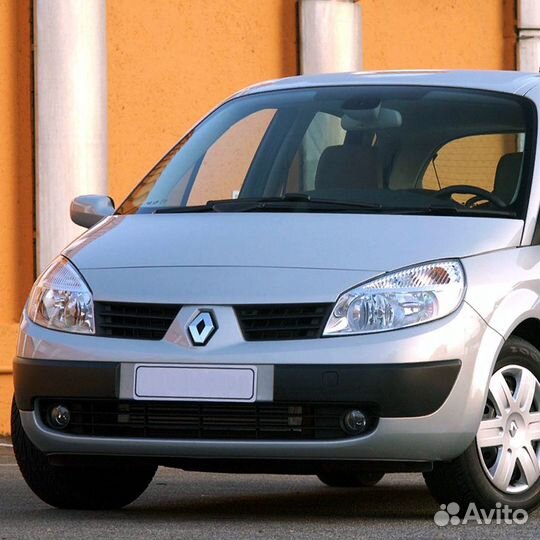 Передний бампер в цвет Renault Scenic 2