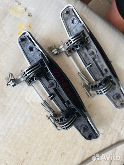 Ручка двери внешняя Renault Sandero 2011