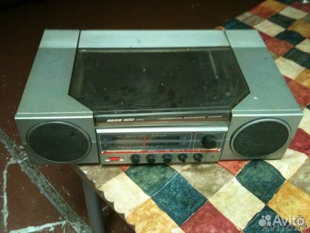 Радиола (музыкальный цент) Вега-300 Стерео