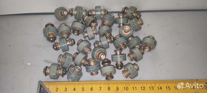 Конденсатор К15У-1 18пФ