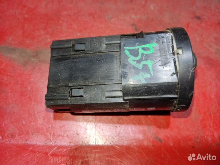 Переключатель света фар Volkswagen Passat B5 седан