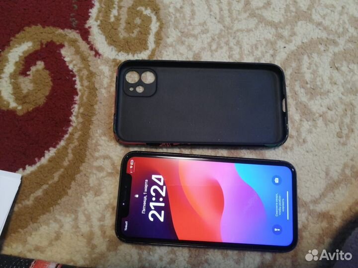 iPhone 11, 64 ГБ