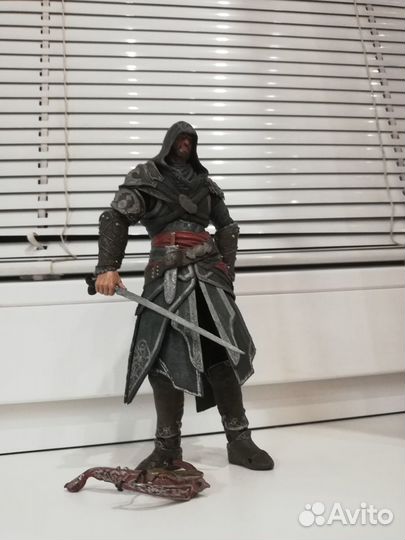 Фигурка коллекционная Assassin's Creed Эцио
