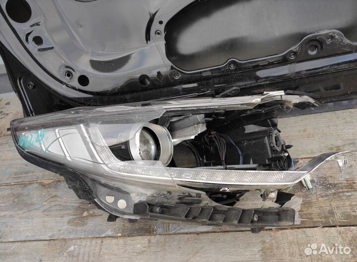 Фара правая битая Kia Optima 2015