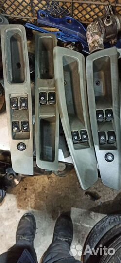 Кнопки стеклоподъёмника Шевроле Лачетти