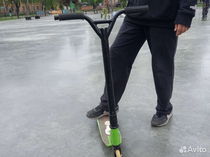 Продам трюковой самокат