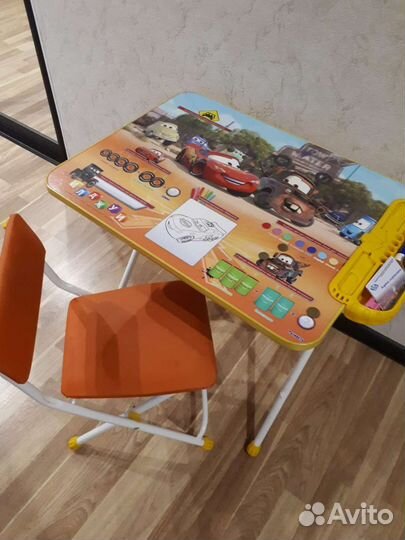 Детский стол и стул