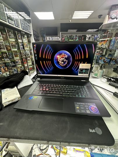 Игровой ноутбук Msi katana 17 B12VGK-274RU