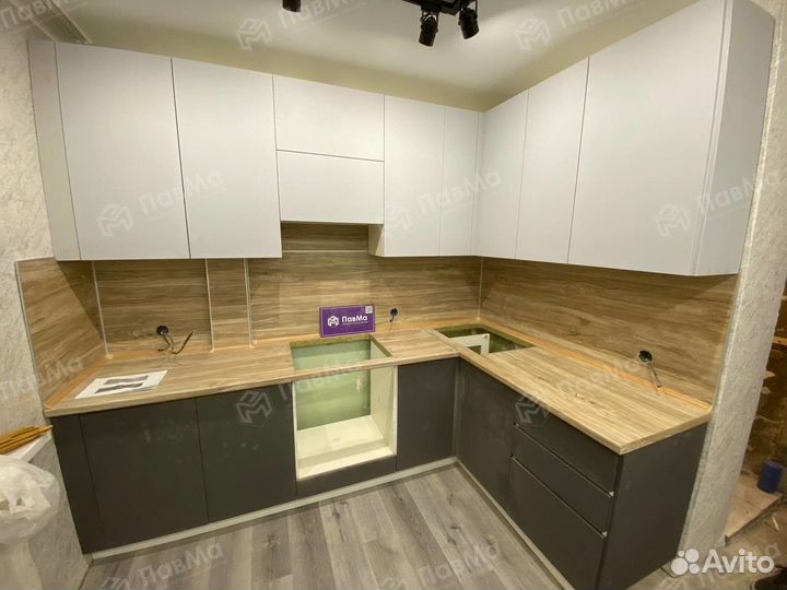 Кухонные гарнитуры в эмали с подсветкой 145