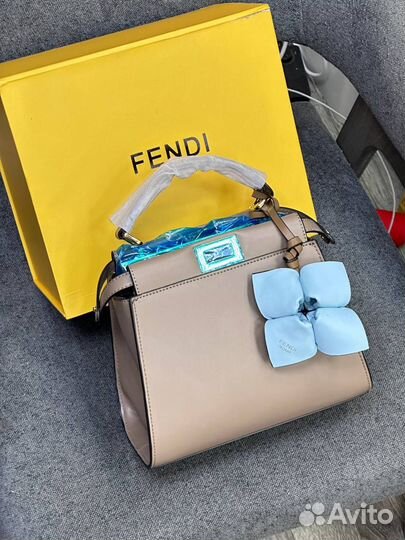 Женская сумка fendi