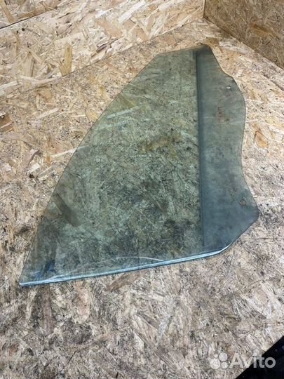 Стекло двери переднее правое Geely Emgrand Ec7