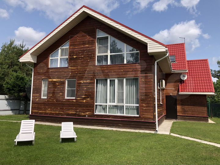 Коттедж 230 м² на участке 10 сот.