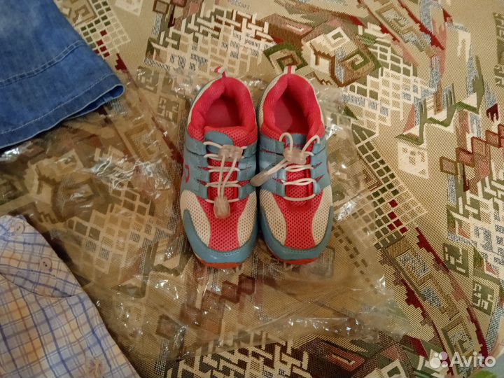 Пакет с платьями+ кроссовки(26р.)