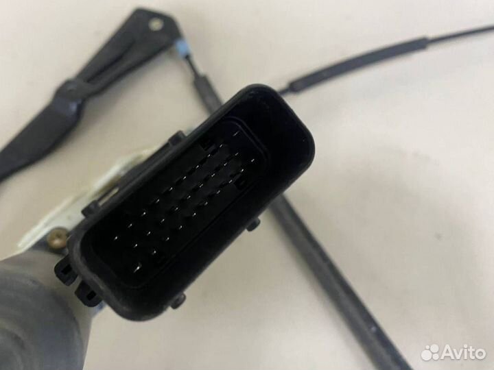 Стеклоподъемник электр. передний правый Volkswagen Golf 4 1J 1997-2005г