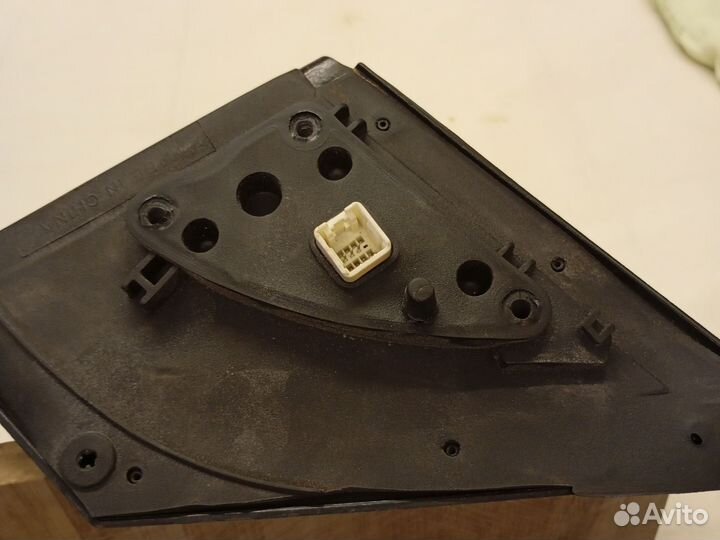 Фара автомобиля левая