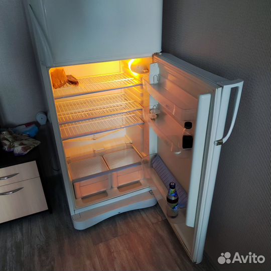 Холодильник indesit