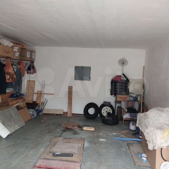 Гараж, > 30 м²