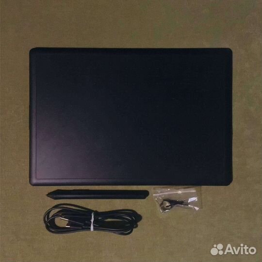 Графический планшет Wacom by one Medium