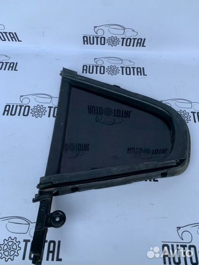 Стекло двери заднее правое Volvo S60