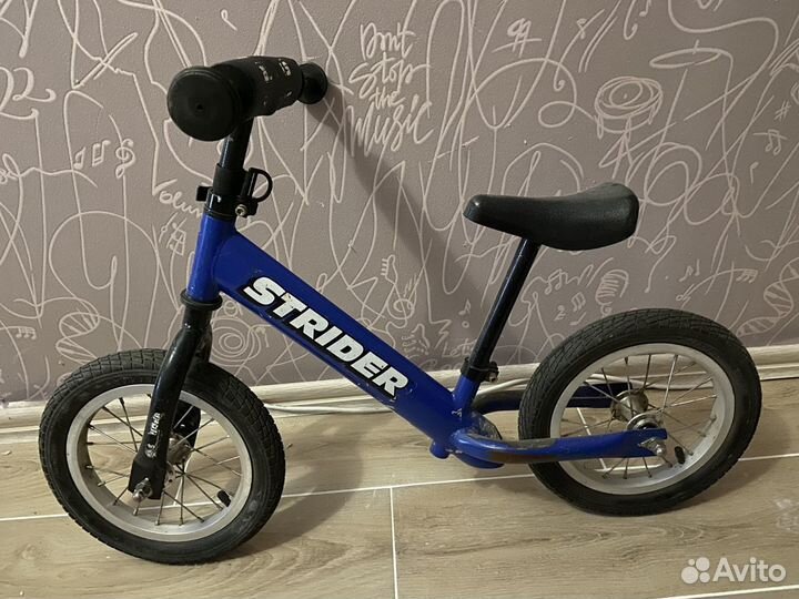 Беговел Strider на надувных колесах