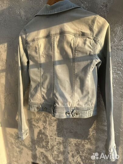Джинсовая куртка stradivarius