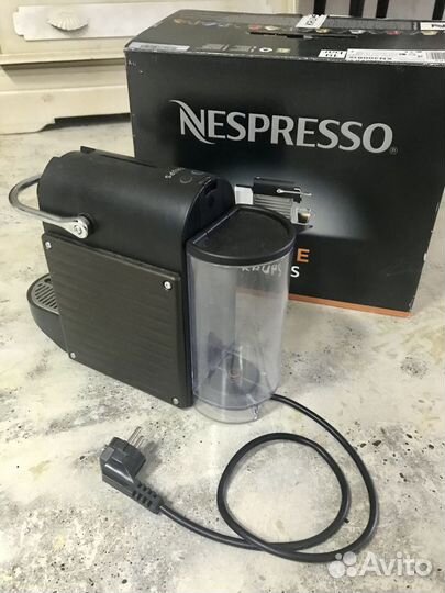 Кофемашина капсульная Krups Nespresso XN890810
