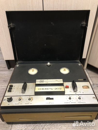 Катушечный магнитофон Снежеть 202