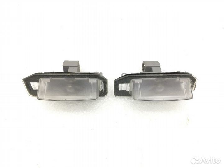 Подсветка номера Mitsubishi Outlander 2020