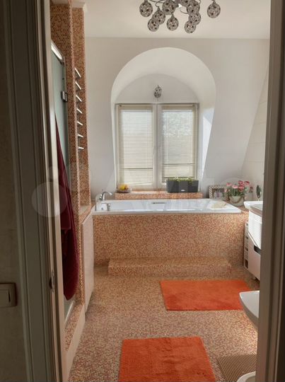 4-к. квартира, 110 м², 4/5 эт.