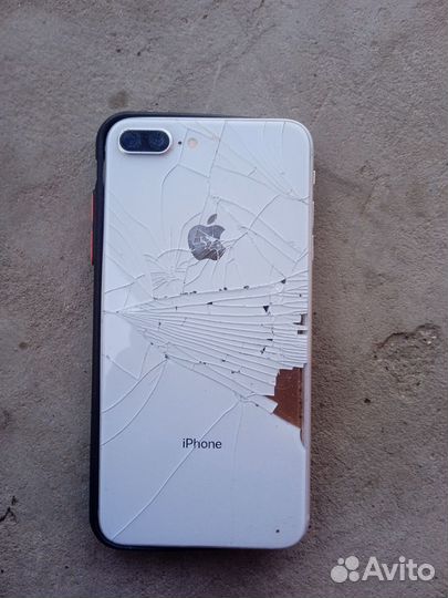 iPhone 8 plus 64gb разбитый