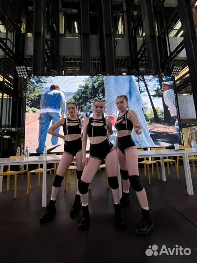 Танцевальное шоу «twinkie»